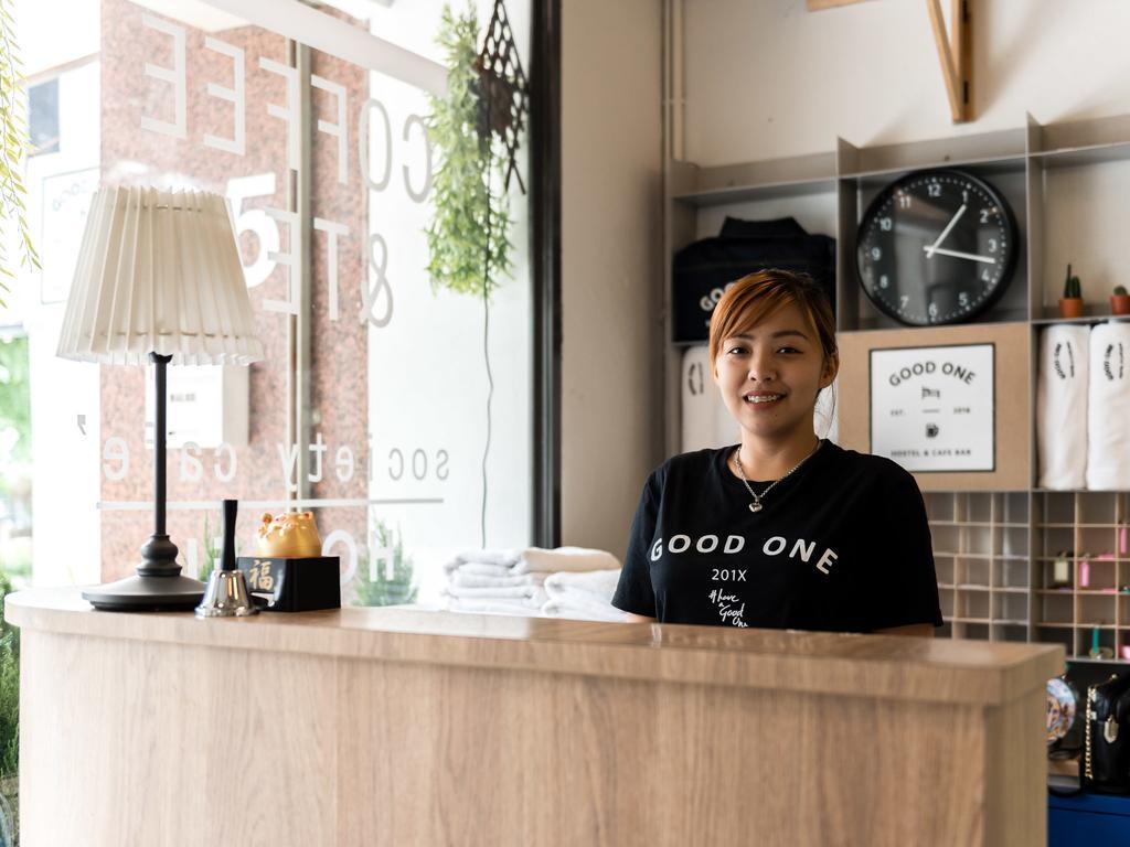 Хостел Good One Poshtel & Cafe Bar Бангкок Екстер'єр фото