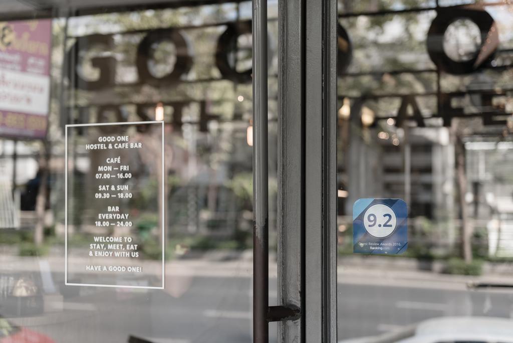Хостел Good One Poshtel & Cafe Bar Бангкок Екстер'єр фото